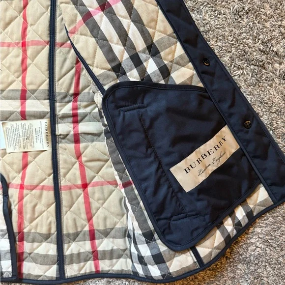 Burberry Navy Quilted Jacket with Plaid Lining - Picture 3 of 5